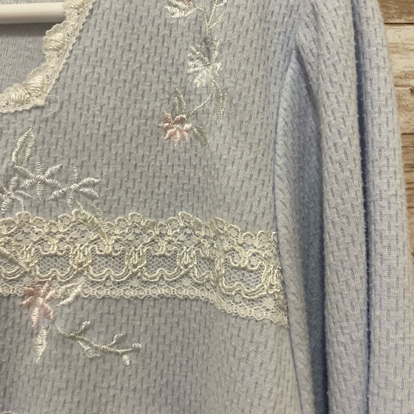 Miss Elaine Woman classic flower embroidered nightgown 2X - Picture 4 of 5